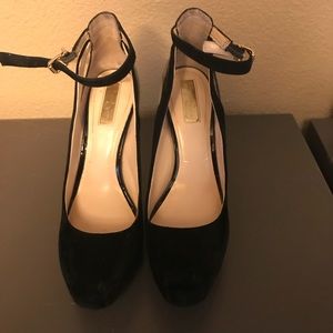 Jessica Simpson Black heels